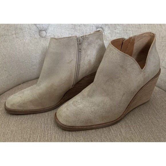 Lucky Brand Ehllen Ivory Distressed Leather Boots Booties Size 6.5 Stacked Heel - Picture 2 of 8